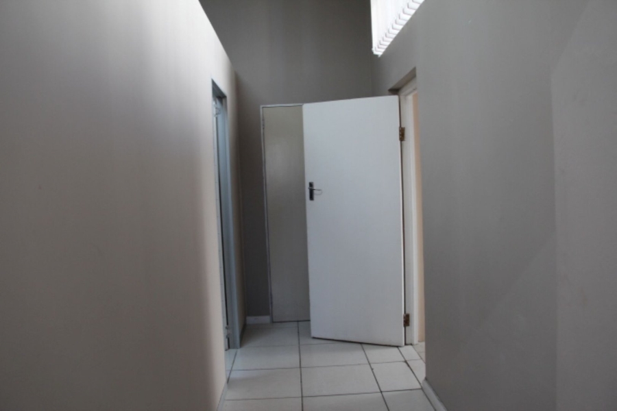 To Let Commercial Property for Rent in Dormehls Drift Western Cape